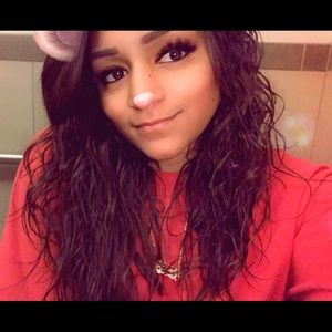 Meet your Posher, Danielle